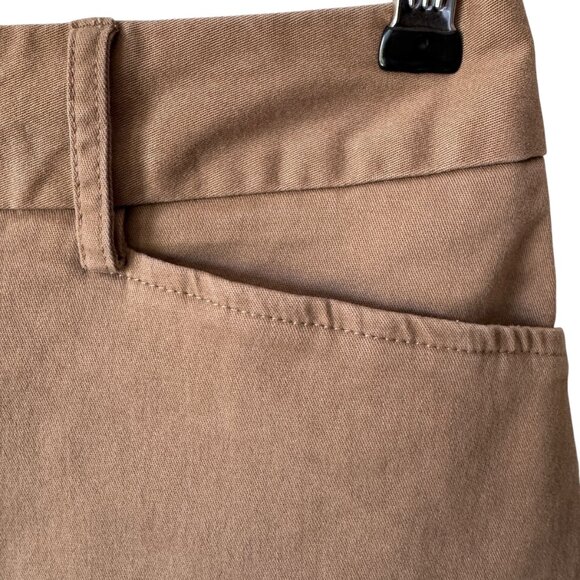 Land's End Chino Shorts Sz 2 Flat Front Straight leg Mid Rise Preppy Classic - Picture 4 of 9